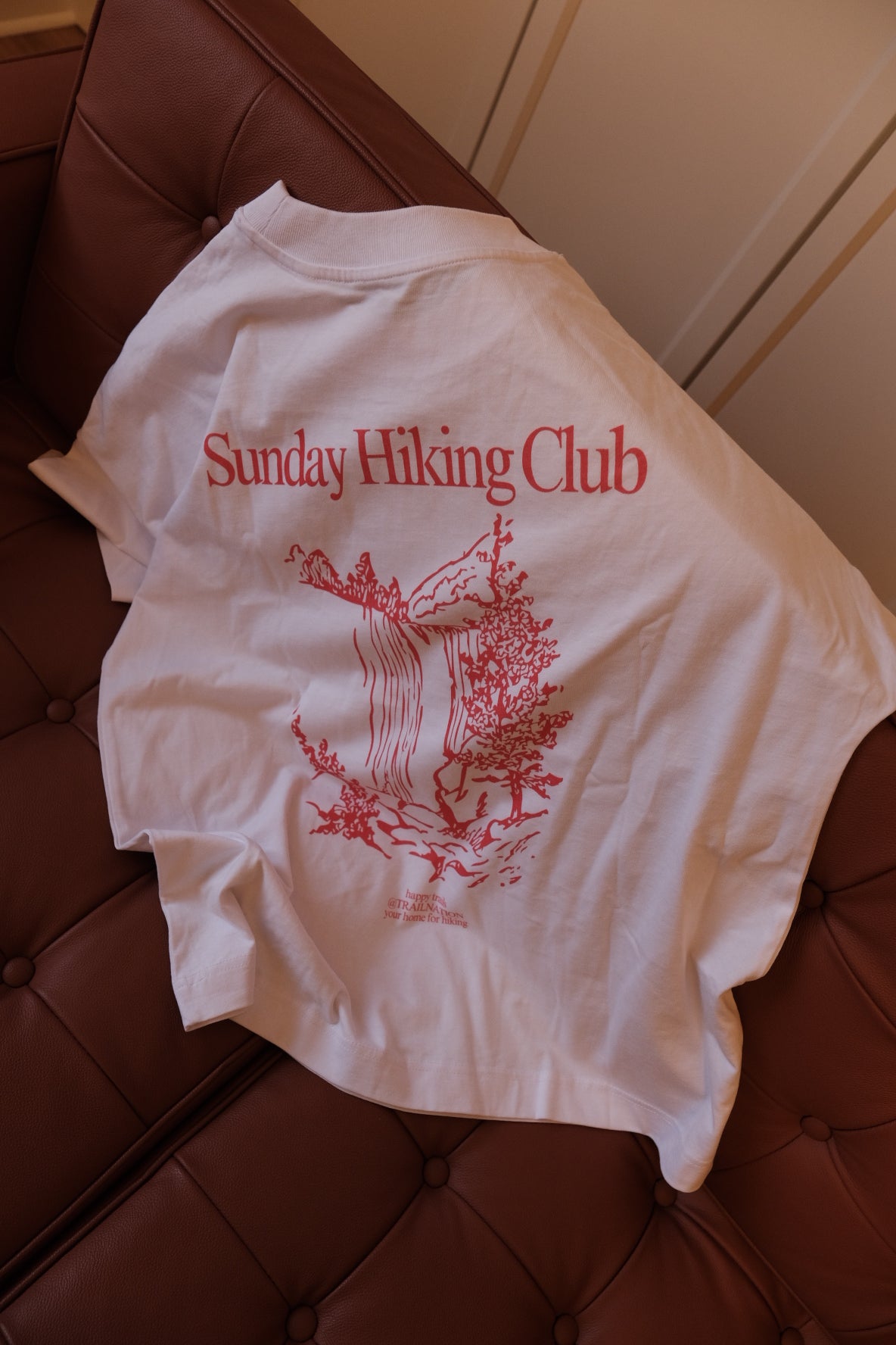 Sunday Hiking Club RED/WHITE Unisex Oversize Bio-T-Shirt